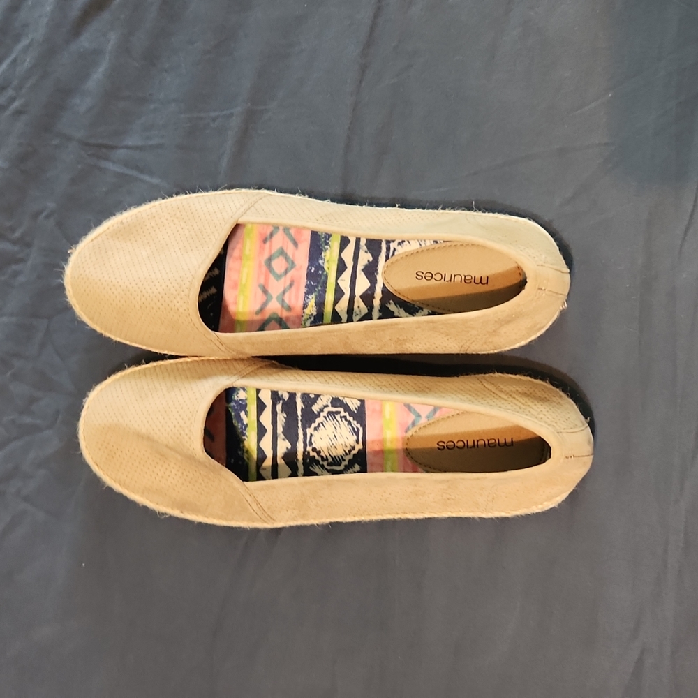Maurices espadrilles khaki size 11
